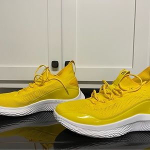 Mens Curry 8’s Flow basketball shoe